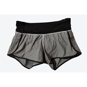 Lululemon Women's Size 10 Lined Active Shorts Gray Black Geometric 33" x 4"